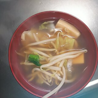 水餃子入り中華スープ